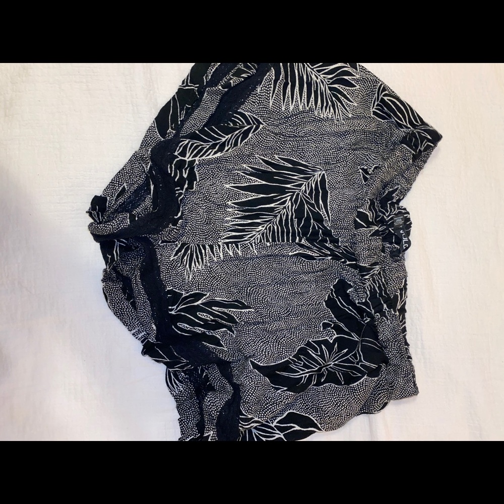 Black Patterned Set - image 2